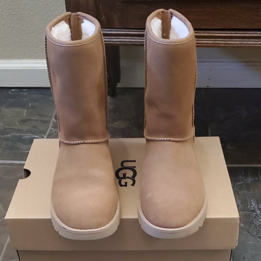 Ugg Classic Logo Zip boot